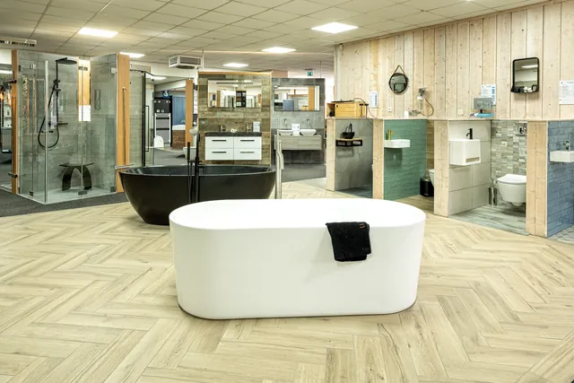Showroom van Van den Hoek Badkamers & Tegels, foto 2