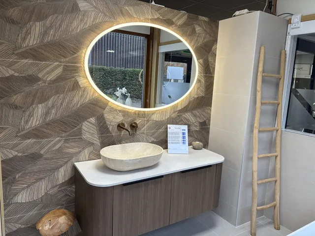 Showroom van Van den Hoek Badkamers & Tegels, foto 8