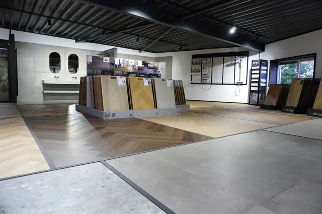 Showroom van Thuis in Tegels & Sanitair in Esbeek